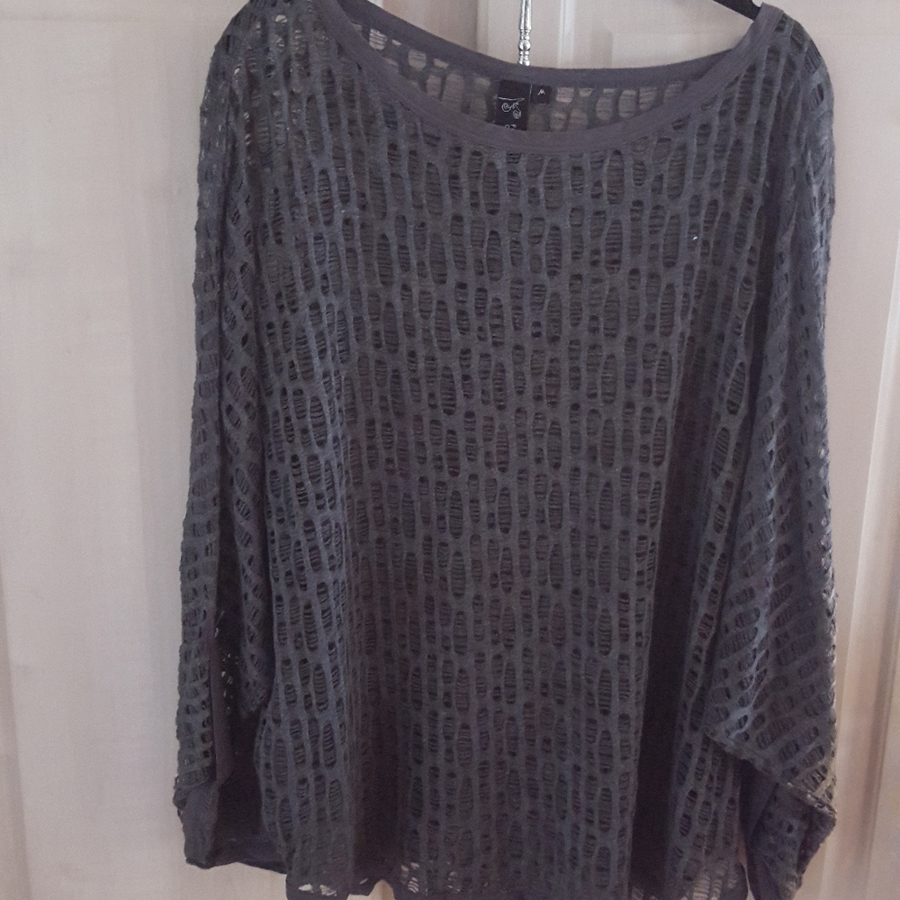 FOCUS CASUAL LIFE HOLEY TOP MEDIUM